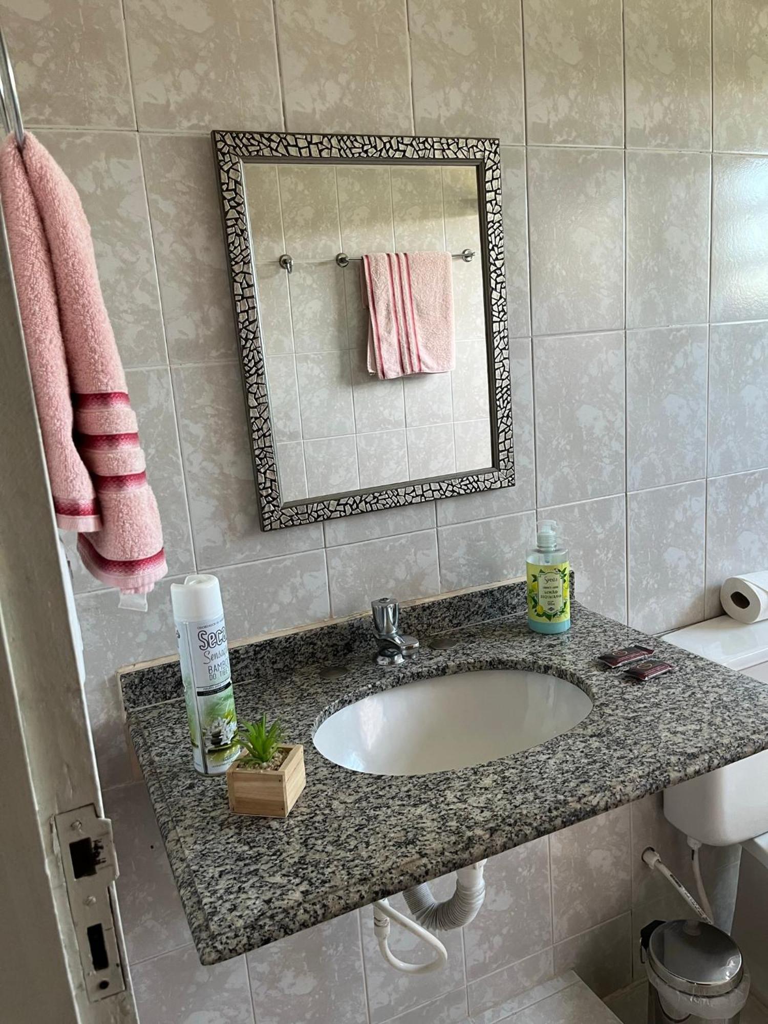 Pousada Familiar Vilage Bed & Breakfast Homestay Volta Redonda Bagian luar foto